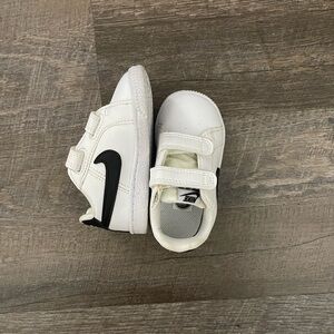 Nike Cortez Sneakers preloved wore once.